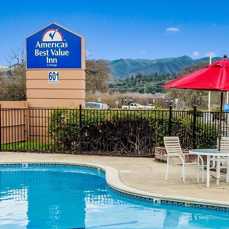 Americas Best Value Inn - Юкая Екстериор снимка