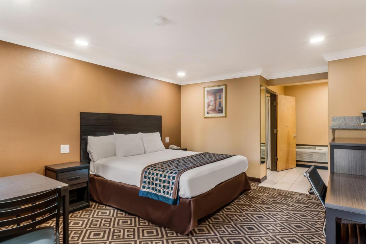 Americas Best Value Inn - Юкая Екстериор снимка