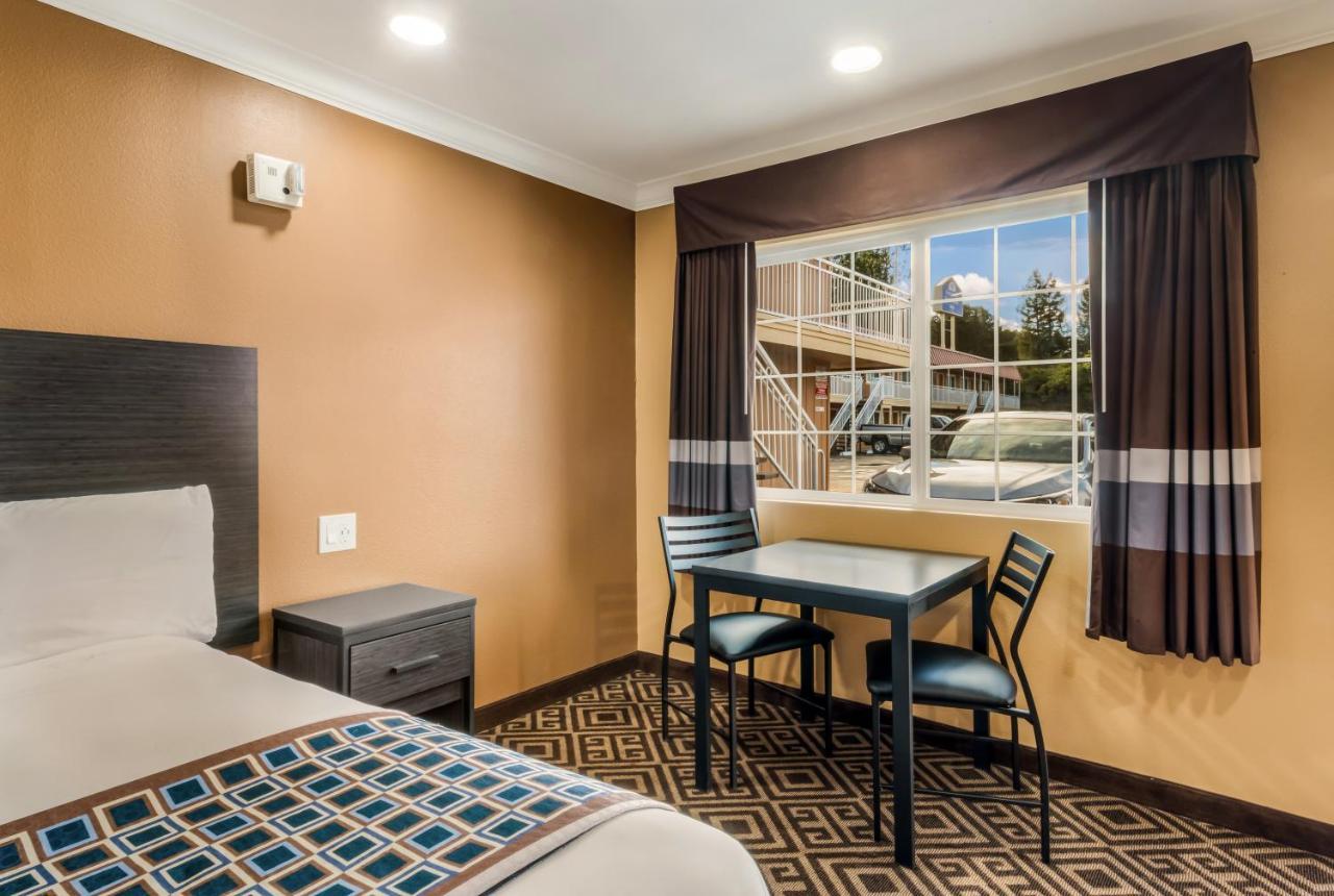 Americas Best Value Inn - Юкая Екстериор снимка