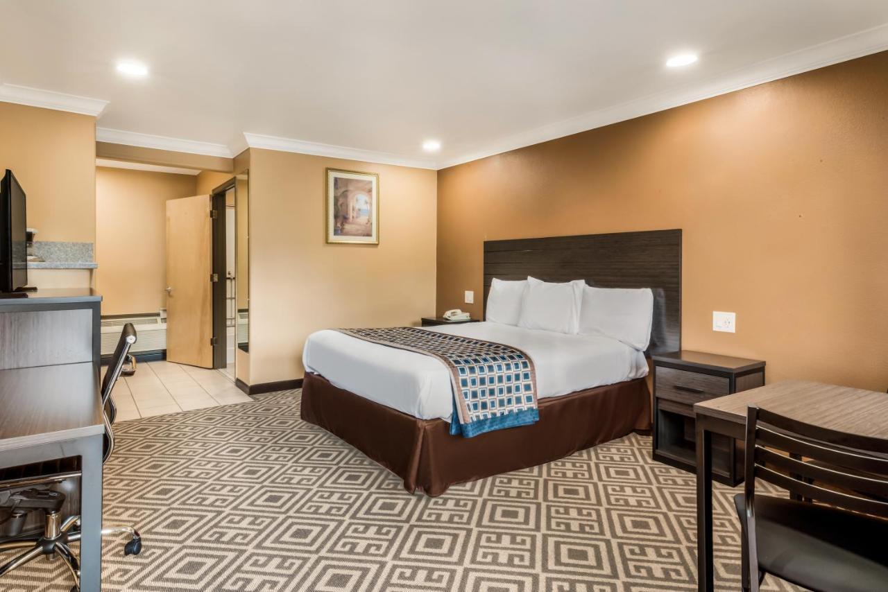 Americas Best Value Inn - Юкая Екстериор снимка