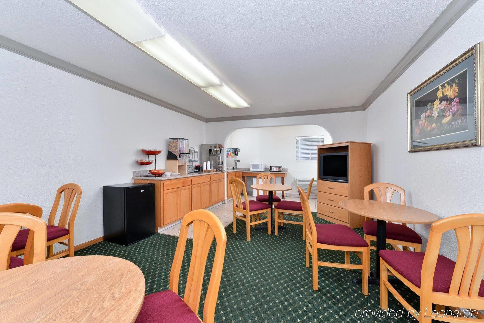 Americas Best Value Inn - Юкая Екстериор снимка